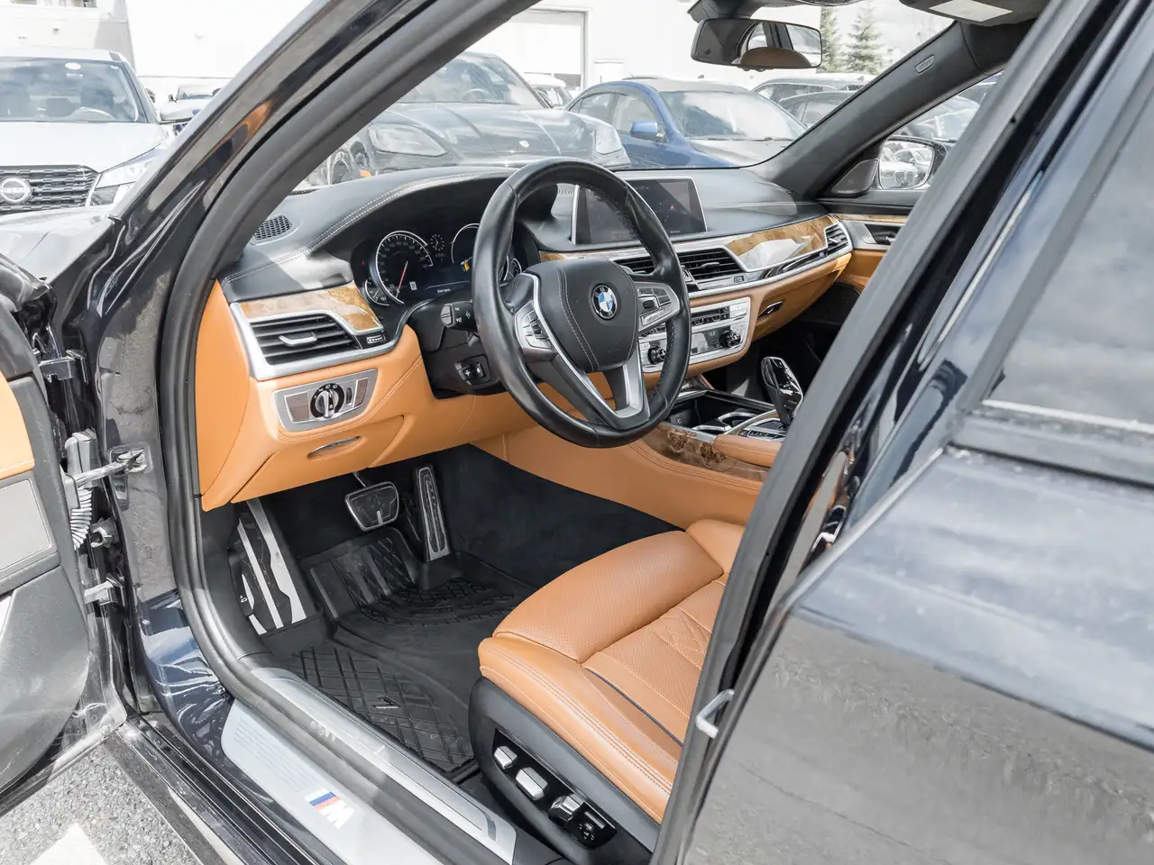BMW 7 Series снимка BMW 7 Series