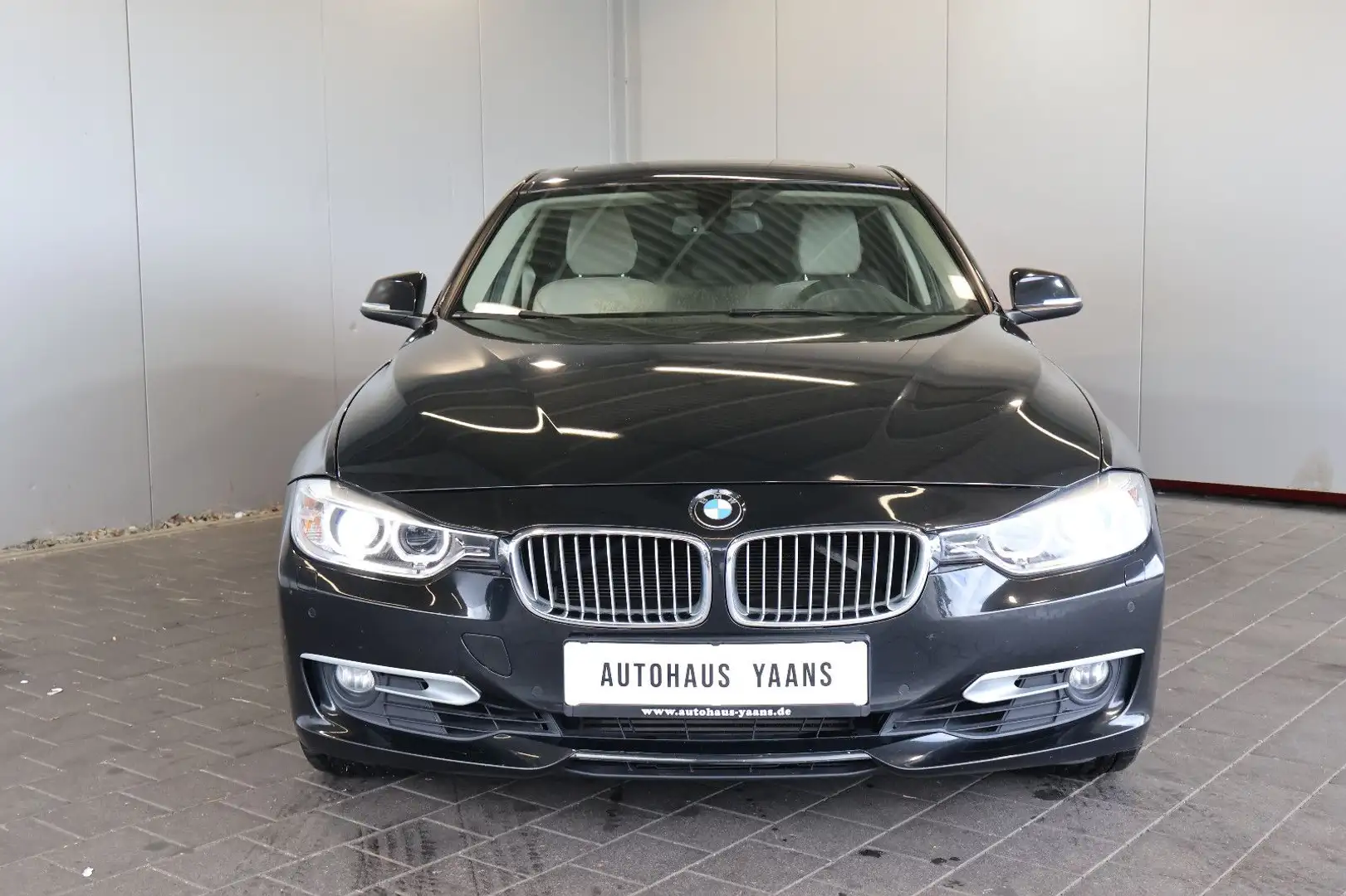 BMW 325 d Modern NAVI+XEN+PDC+GSD+18+LENK HZG.+LEDER Schwarz - 2