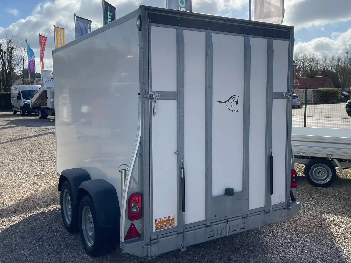 Sirius G305 - Gesloten aanhangawagen met klep - 2.500 Kg Weiß - 2