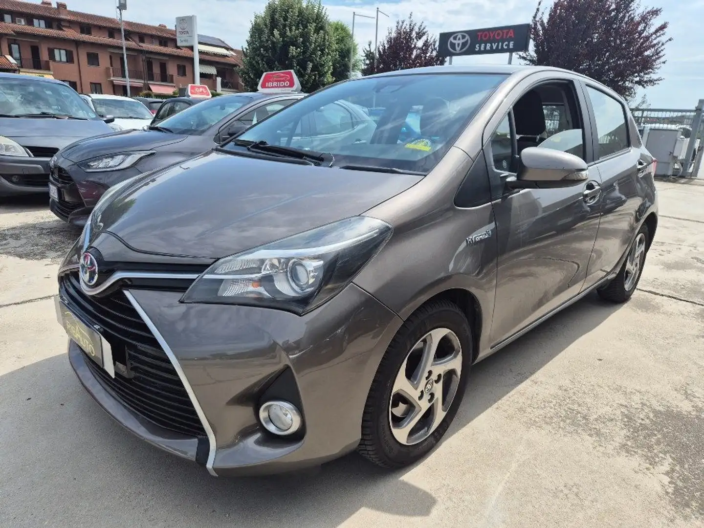 Toyota Yaris 1.5 Hybrid 5 porte Active ok neopatentato Bronzo - 1