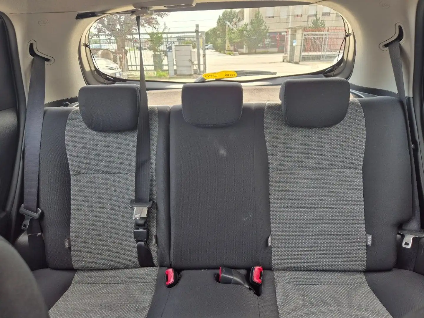 Toyota Yaris 1.5 Hybrid 5 porte Active ok neopatentato Bronzo - 2