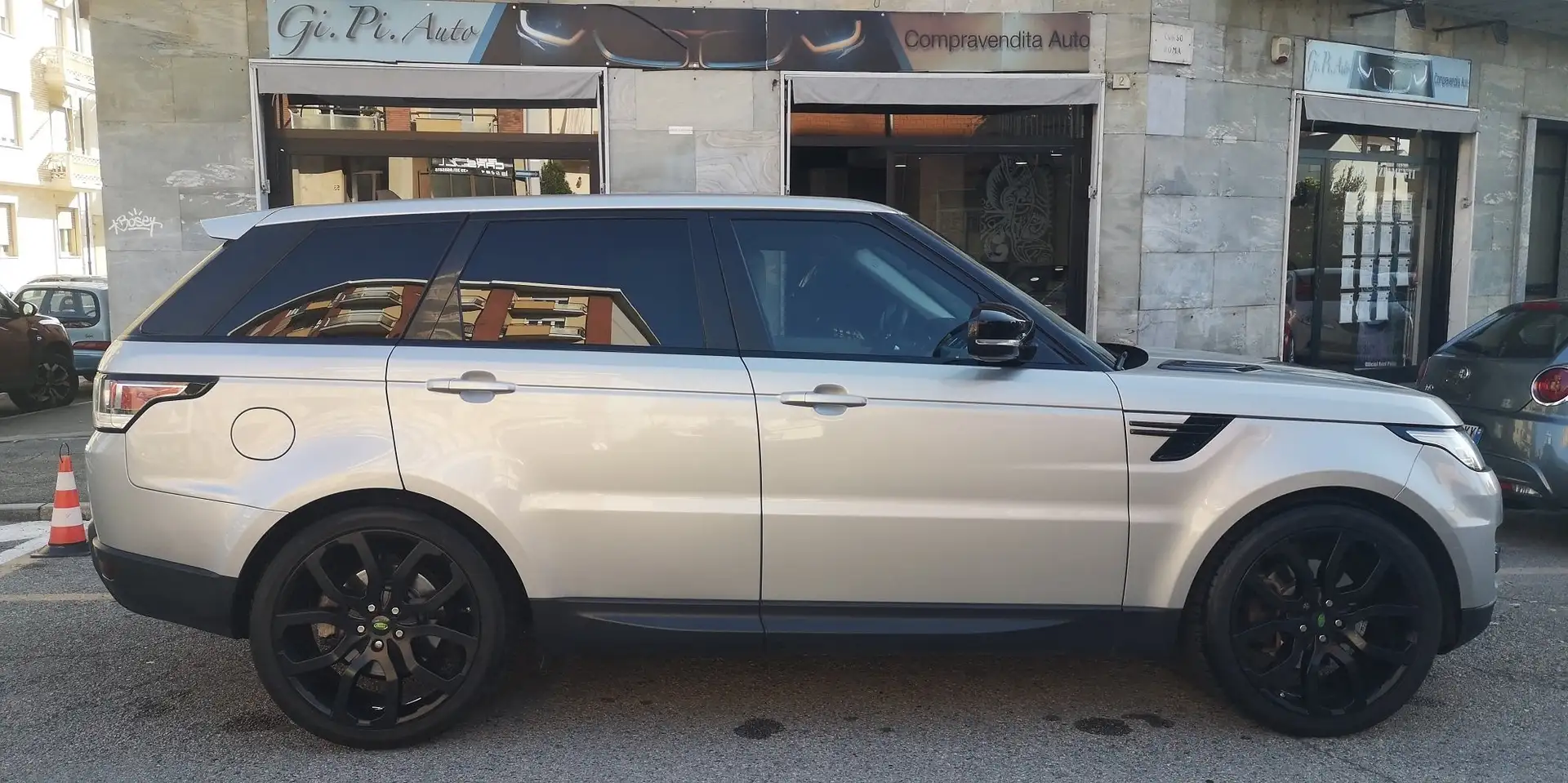 Land Rover Range Rover Sport Motore Nuovo 3.0 tdV6 HSE  Euro6 Full Black Goud - 2