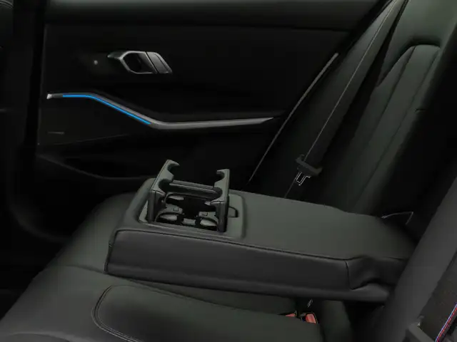 BMW 3 Series view 27
