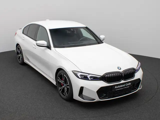 BMW 3 Series view 3