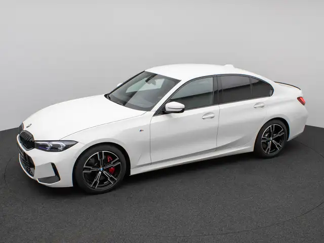 BMW 3 Series view 12