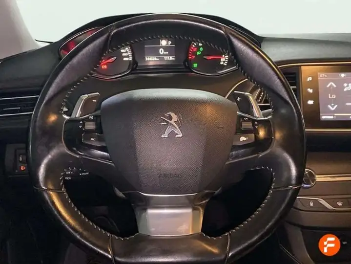 Peugeot 308 2018, foto 11