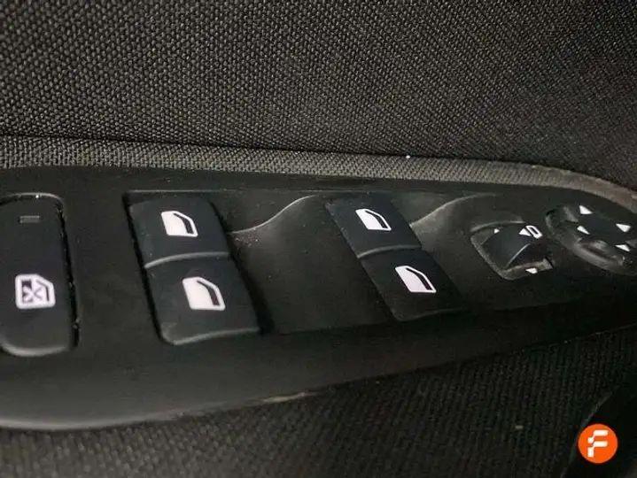 Peugeot 308 2018, foto 21