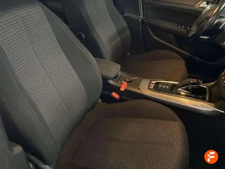 Peugeot 308 2018, foto 23