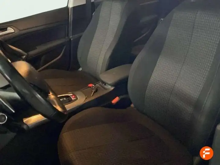 Peugeot 308 2018, foto 22