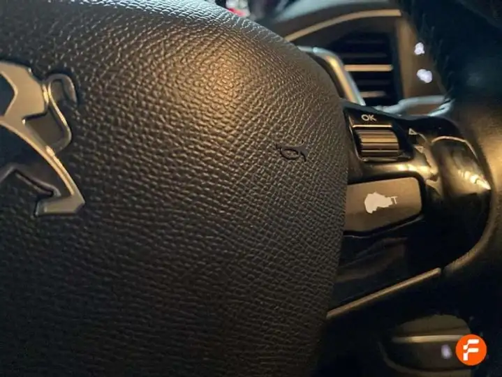 Peugeot 308 2018, foto 13