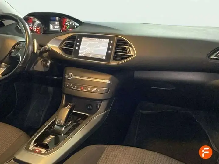 Peugeot 308 2018, foto 30