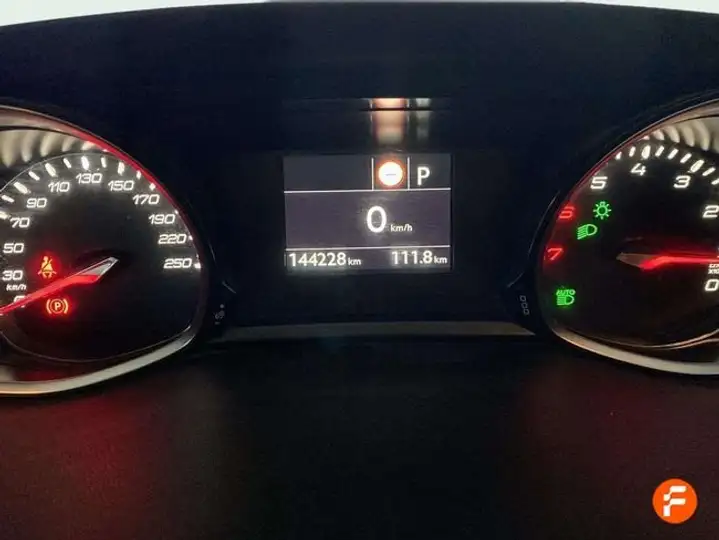 Peugeot 308 2018, foto 15
