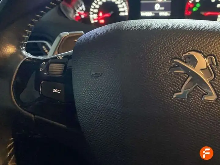 Peugeot 308 2018, foto 12
