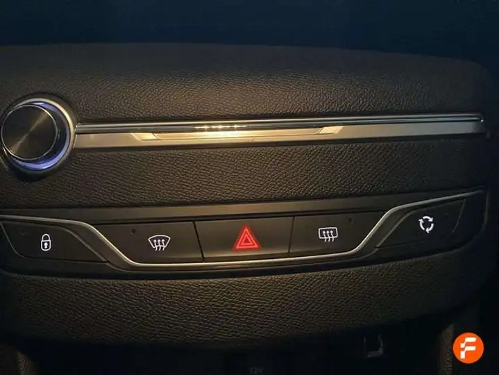 Peugeot 308 2018, foto 18