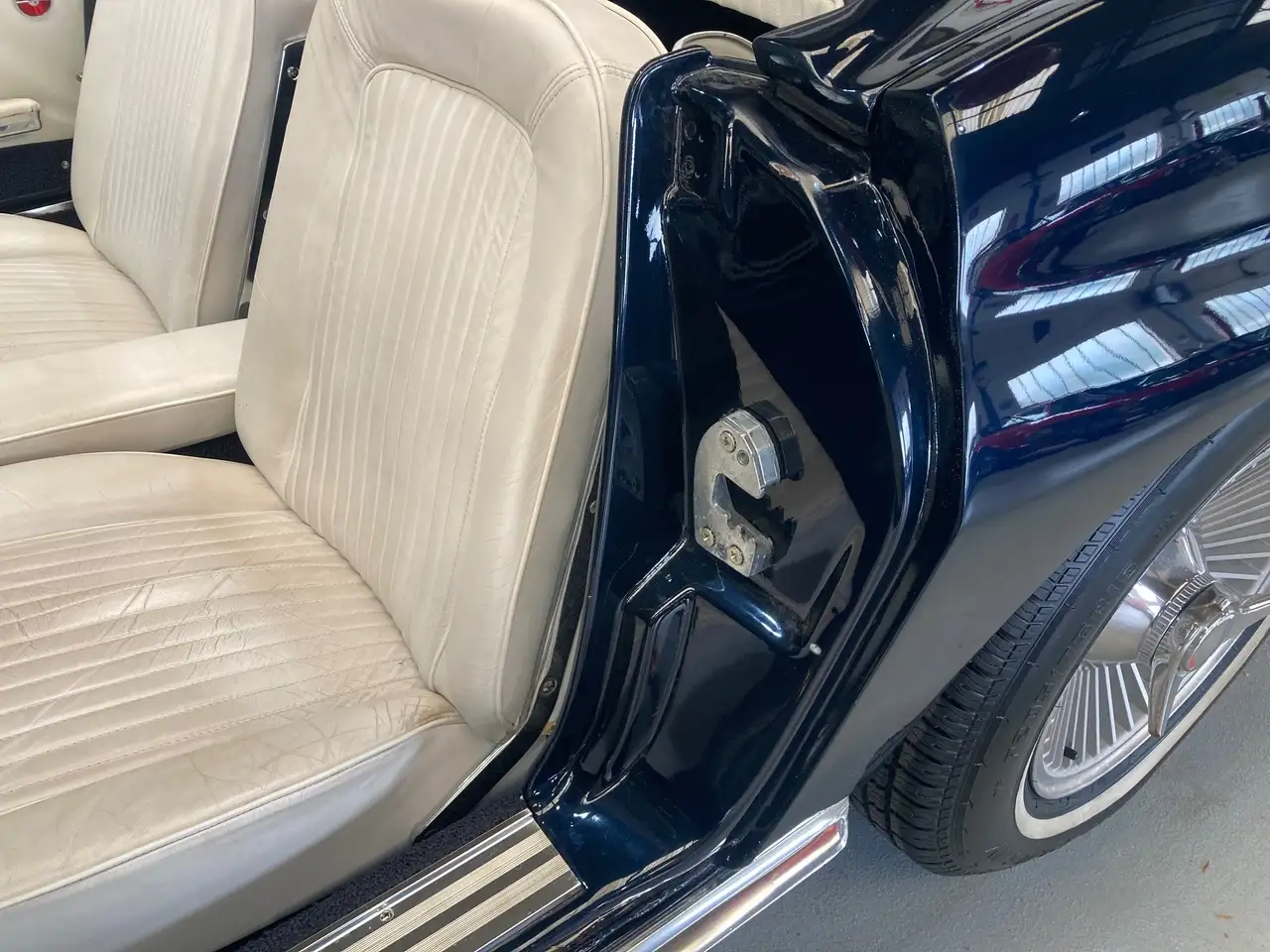 Chevrolet Corvette C2 Cabriolet V8 327ci de 1964 en stock en France, foto 8