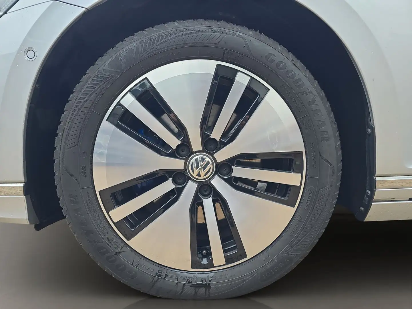 Volkswagen Passat Variant GTE ACC Side Lane 360° Cam AHK Schwarz - 2