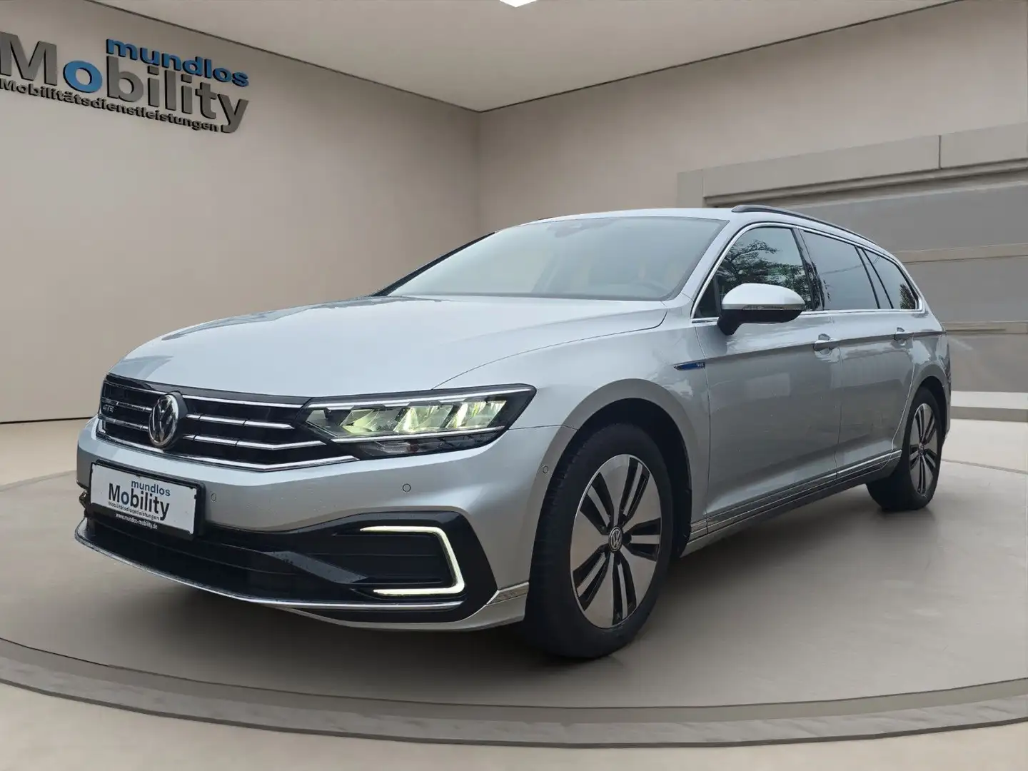 Volkswagen Passat Variant GTE ACC Side Lane 360° Cam AHK Schwarz - 1