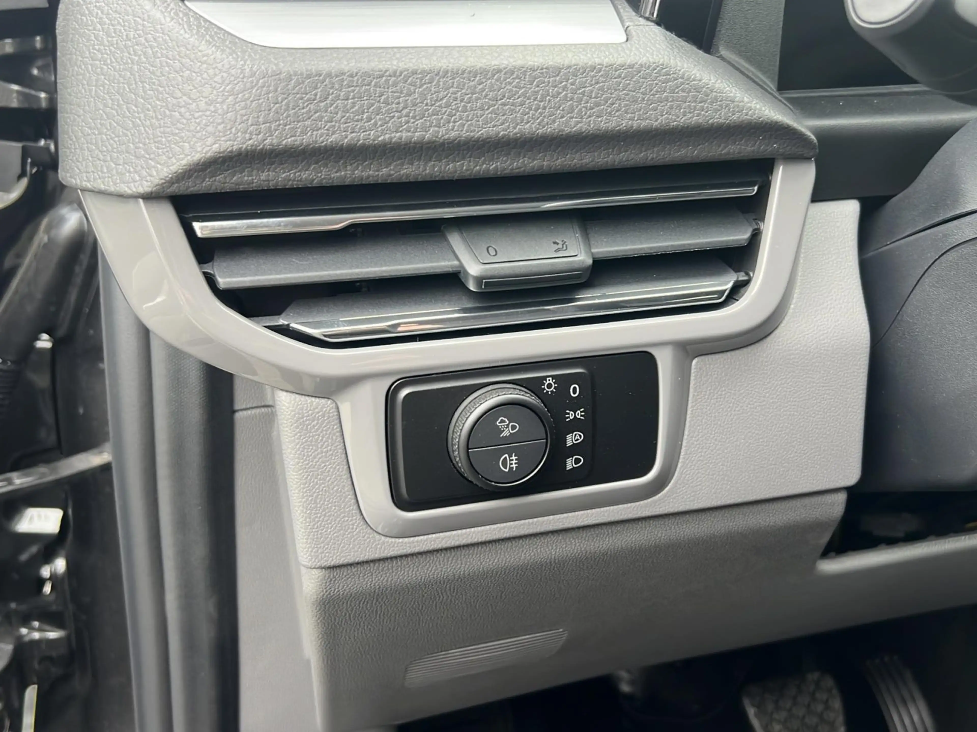 Volkswagen T7 Caravelle 2.0 TDI Edition LR Aut. *AHK*ACC* — photo 12