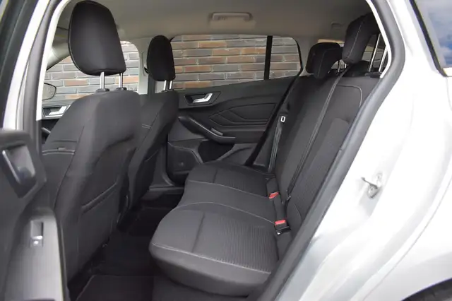 Ford Focus view 6