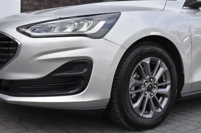 Ford Focus view 14