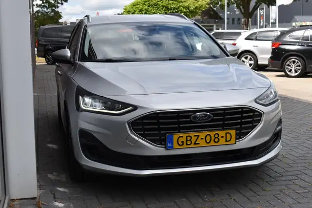 Ford Focus view 12