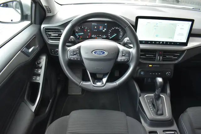 Ford Focus view 8