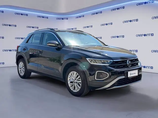 Volkswagen T-Roc view 8