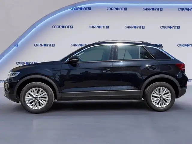 Volkswagen T-Roc view 3