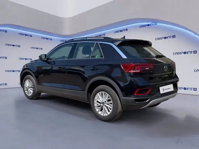 Volkswagen T-Roc view 4
