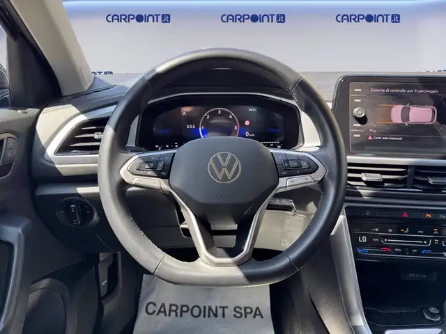 Volkswagen T-Roc view 13