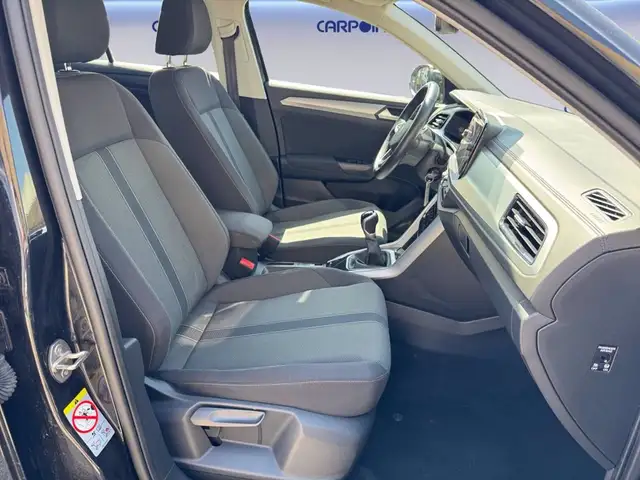 Volkswagen T-Roc view 16