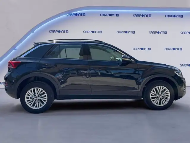 Volkswagen T-Roc view 7