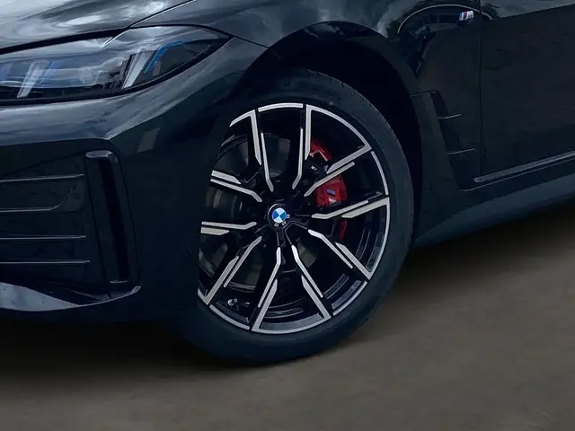 BMW I4 view 6