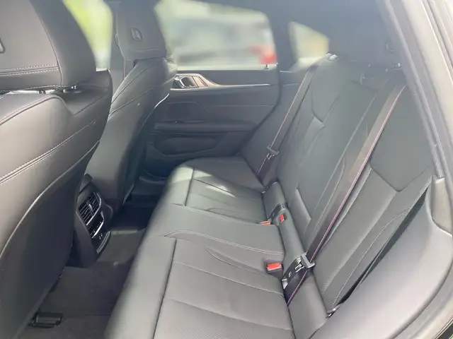 BMW I4 view 11