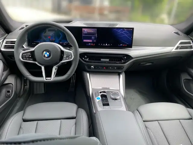 BMW I4 view 10