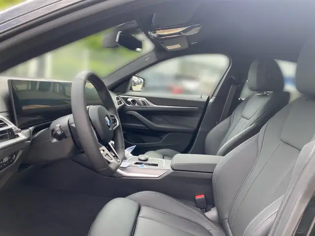 BMW I4 view 7