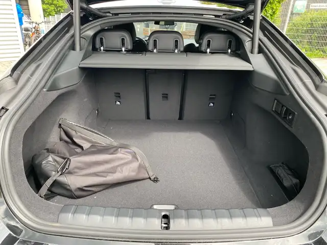BMW I4 view 12