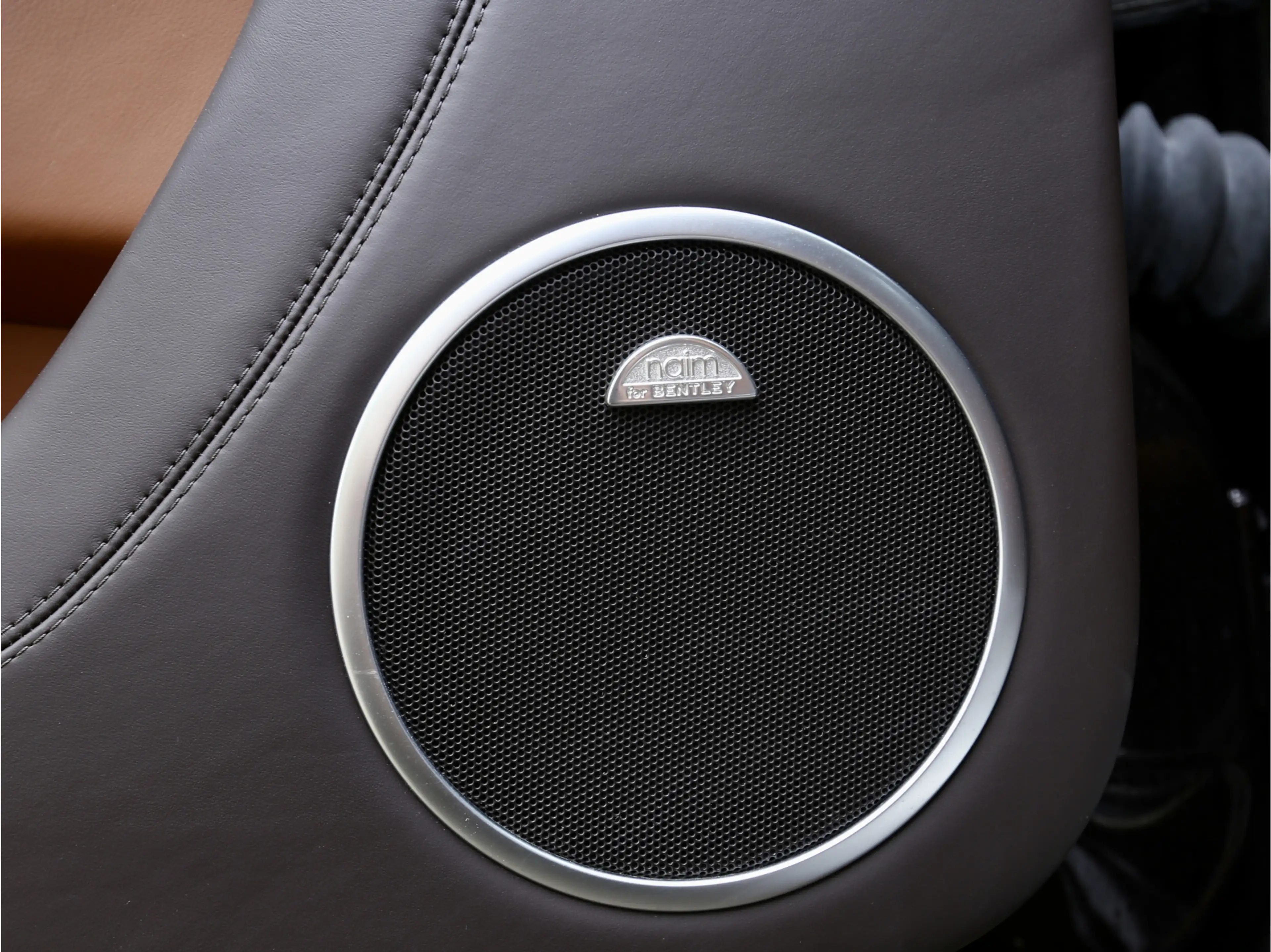 Bentley Continental GTC 4.0 V8 Mulliner — photo 30