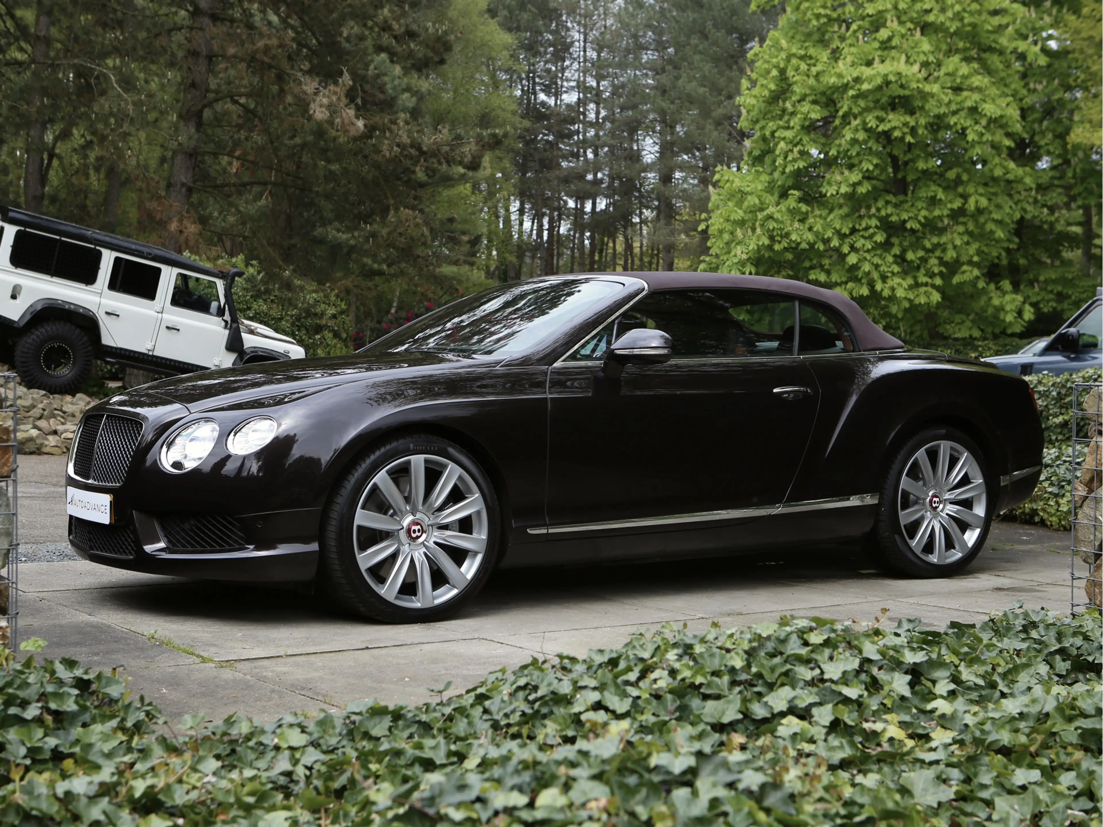 Bentley Continental GTC 4.0 V8 Mulliner — photo 18