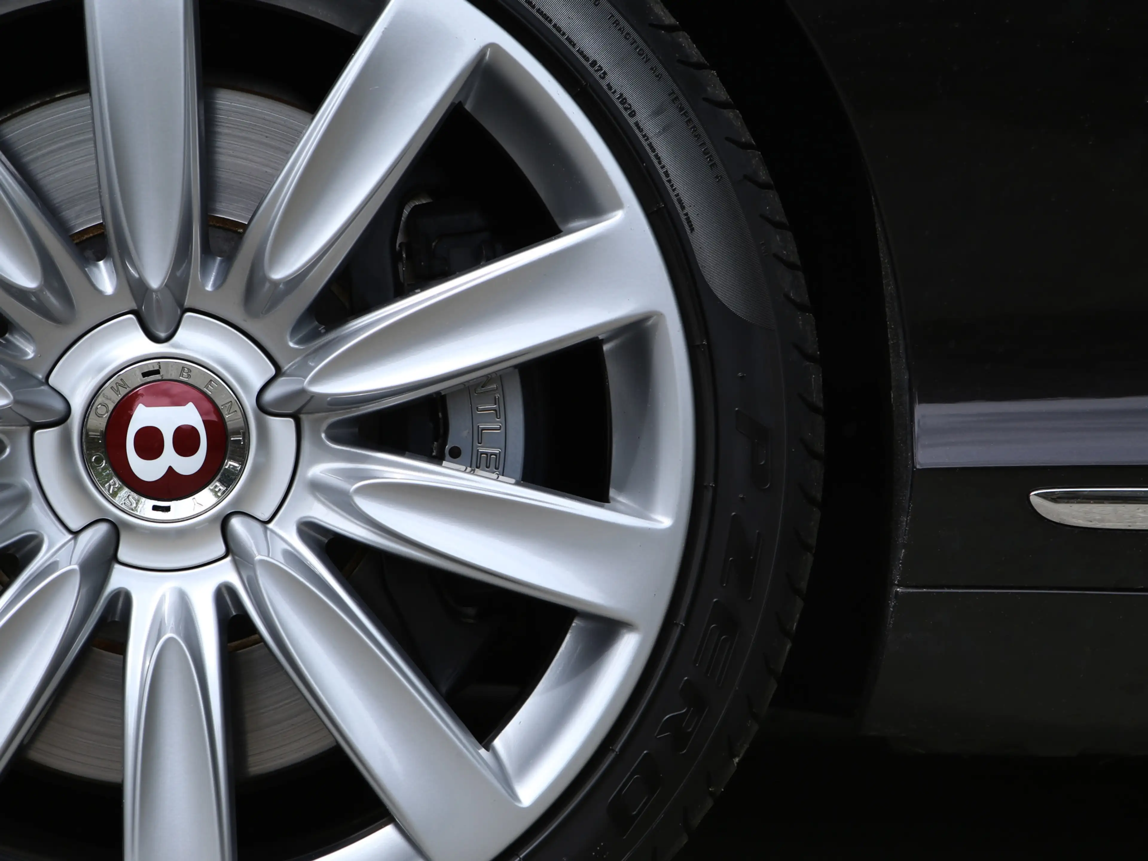 Bentley Continental GTC 4.0 V8 Mulliner — photo 24
