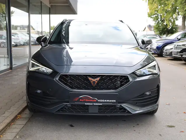 Cupra Leon view 3