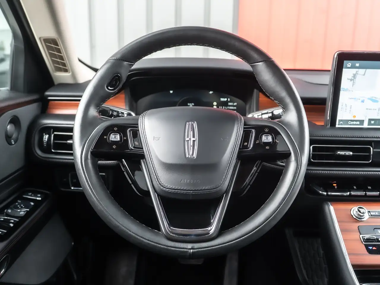 Lincoln Aviator снимка Lincoln Aviator