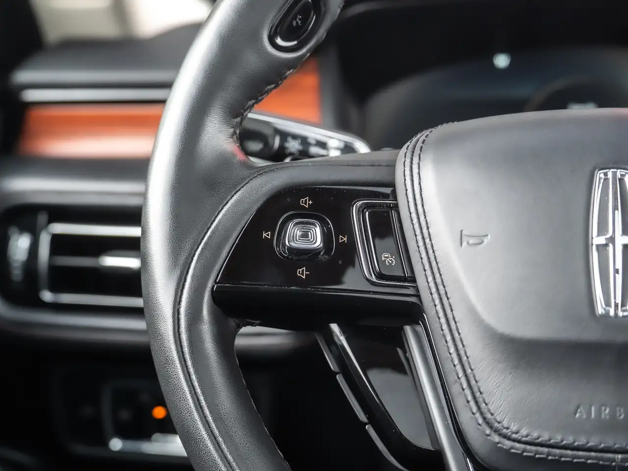 Lincoln Aviator снимка Lincoln Aviator