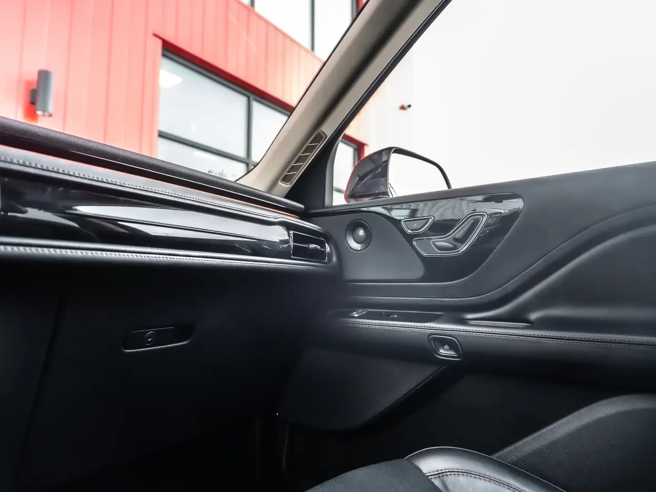 Lincoln Aviator снимка Lincoln Aviator