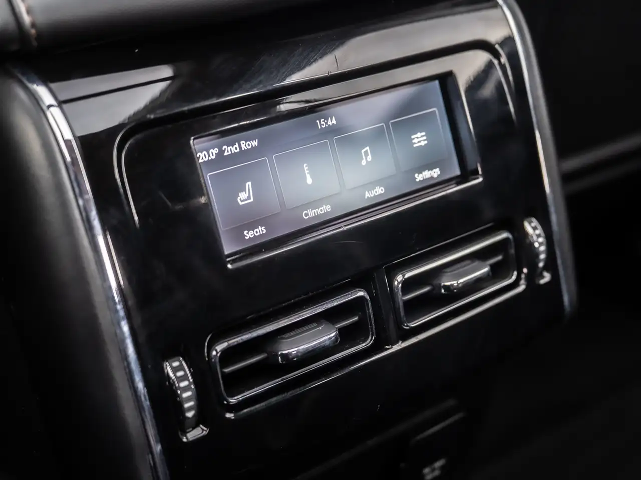 Lincoln Aviator снимка Lincoln Aviator