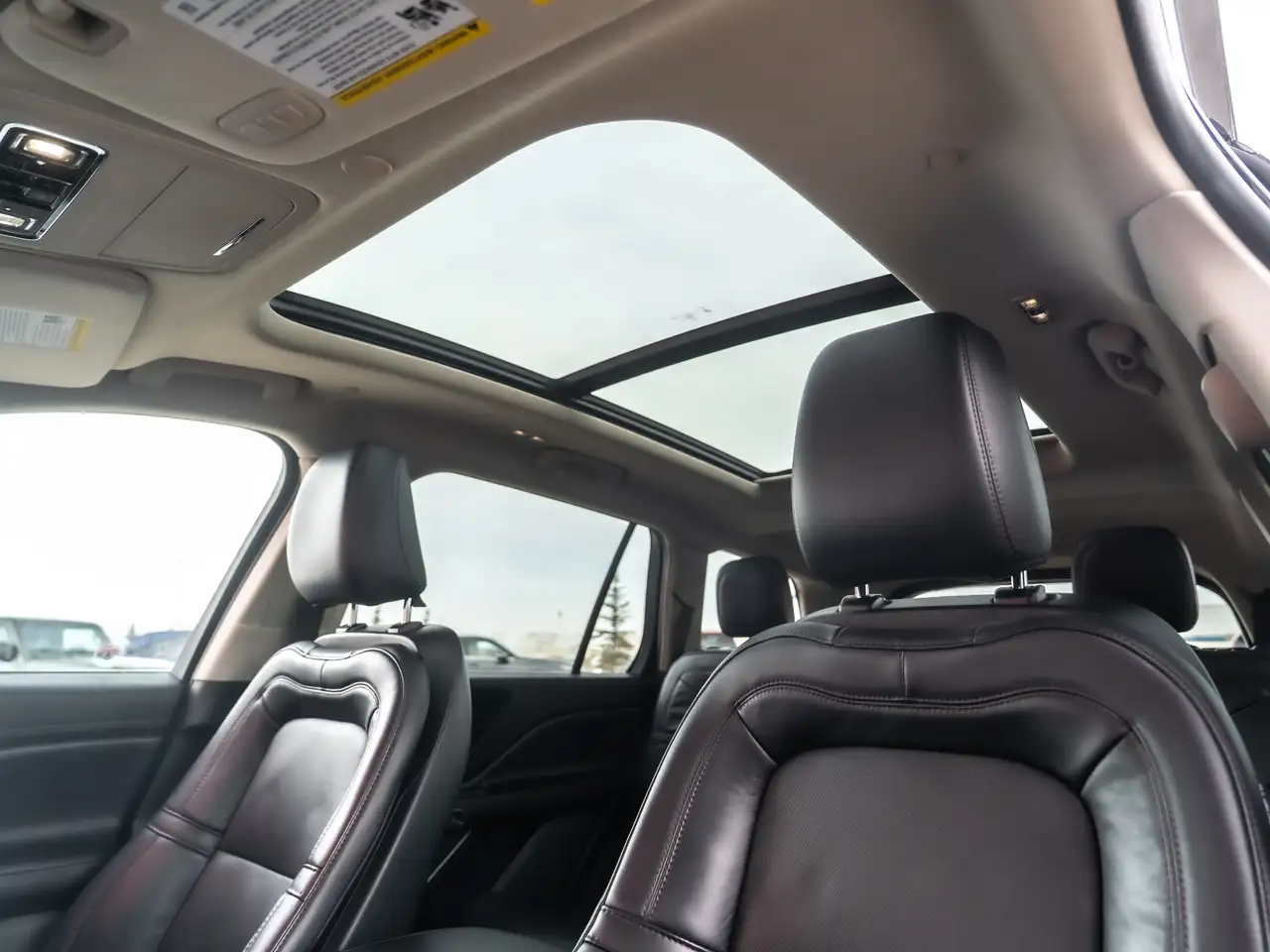 Lincoln Aviator снимка Lincoln Aviator