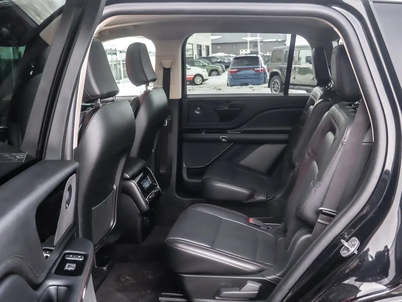 Lincoln Aviator снимка Lincoln Aviator