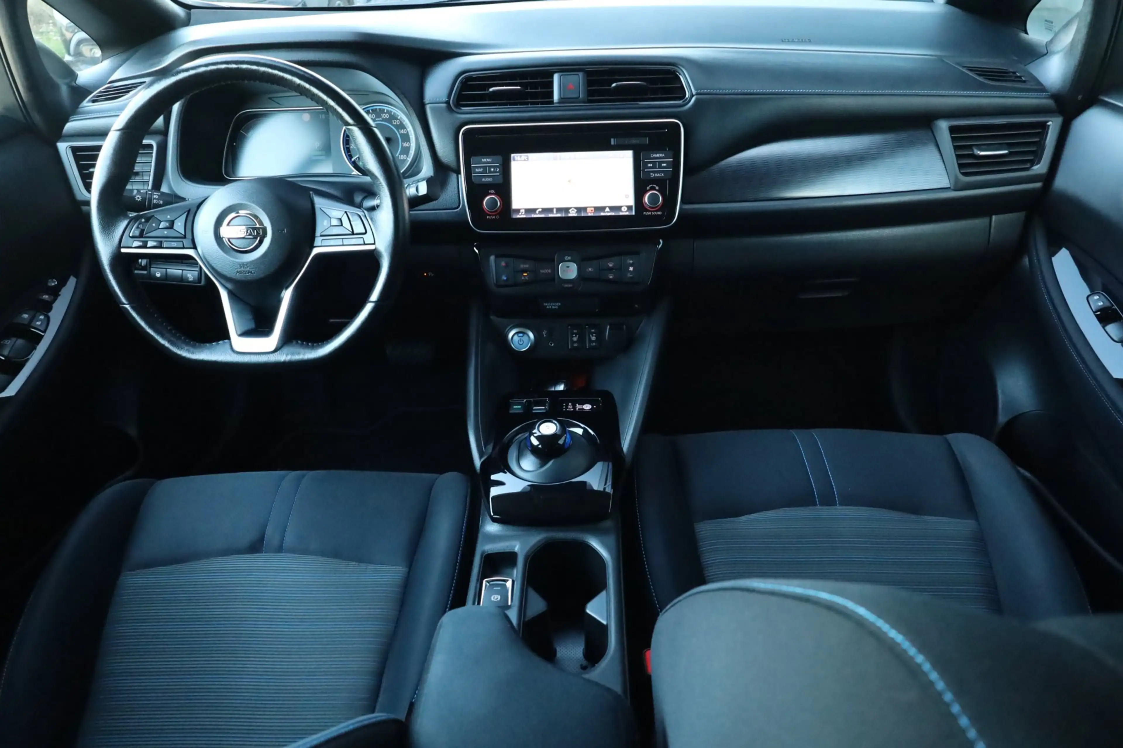 Nissan Leaf 2.ZERO EDITION 40 kWh Carplay, Camera Adaptief — photo 12