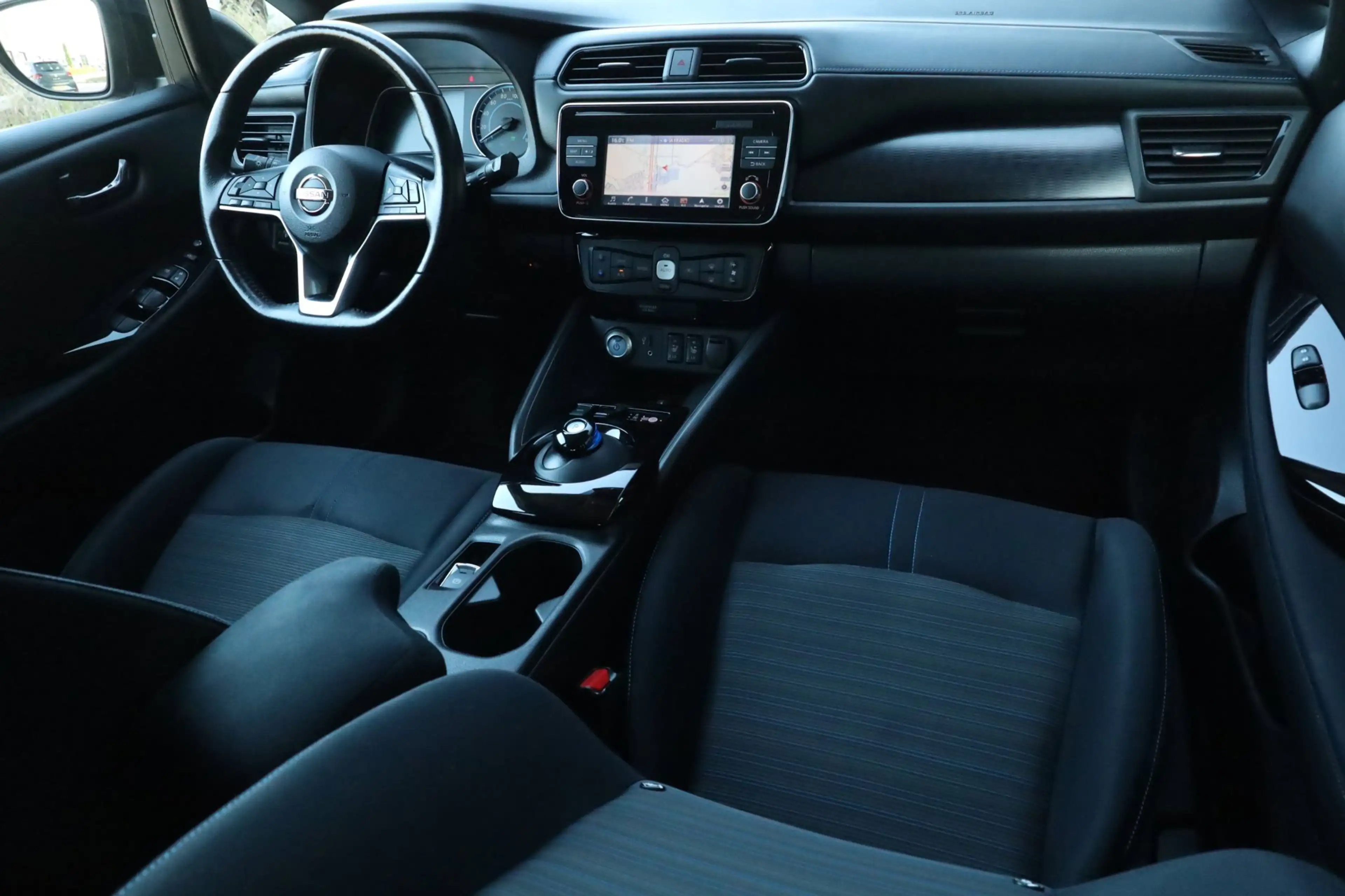 Nissan Leaf 2.ZERO EDITION 40 kWh Carplay, Camera Adaptief — photo 13