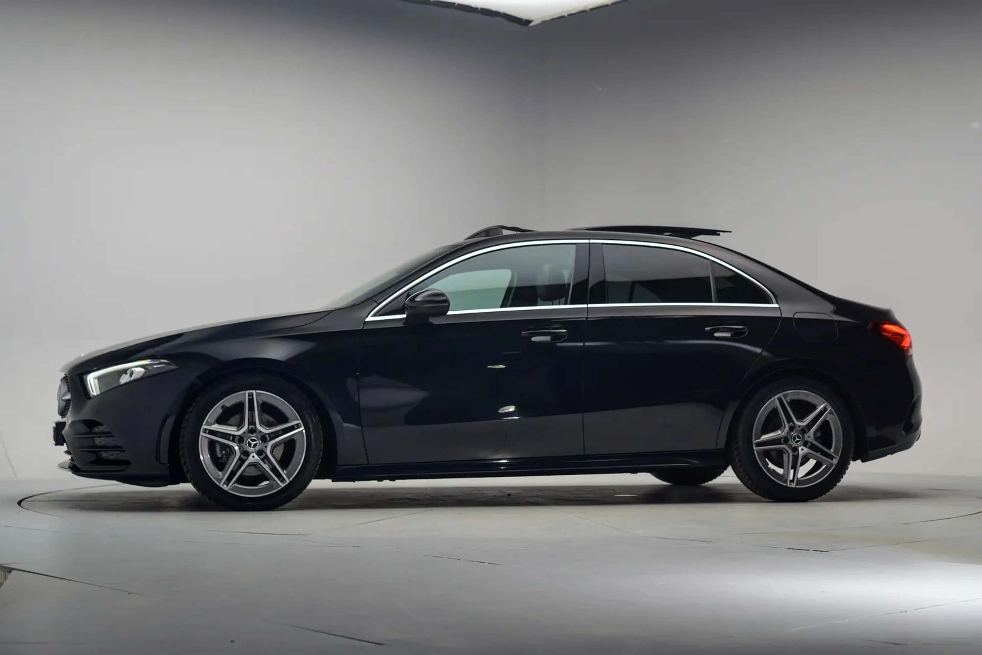 Mercedes-Benz A 180 AMG Line Aut. [ Schuifdak Led Half Leer Stoelverwa — photo 2